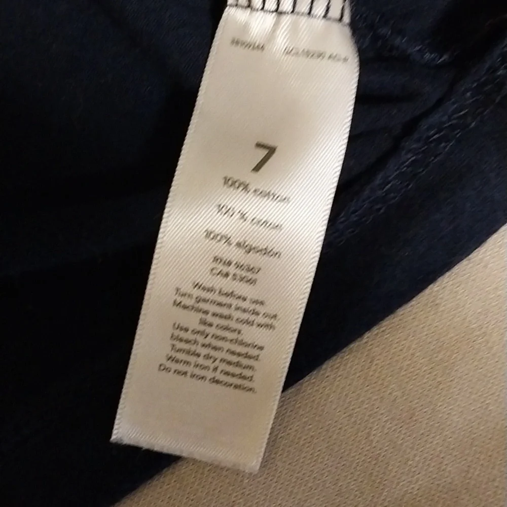 OshKosh navy 'King of the Wild' dinosaur graphic tee Size 7
